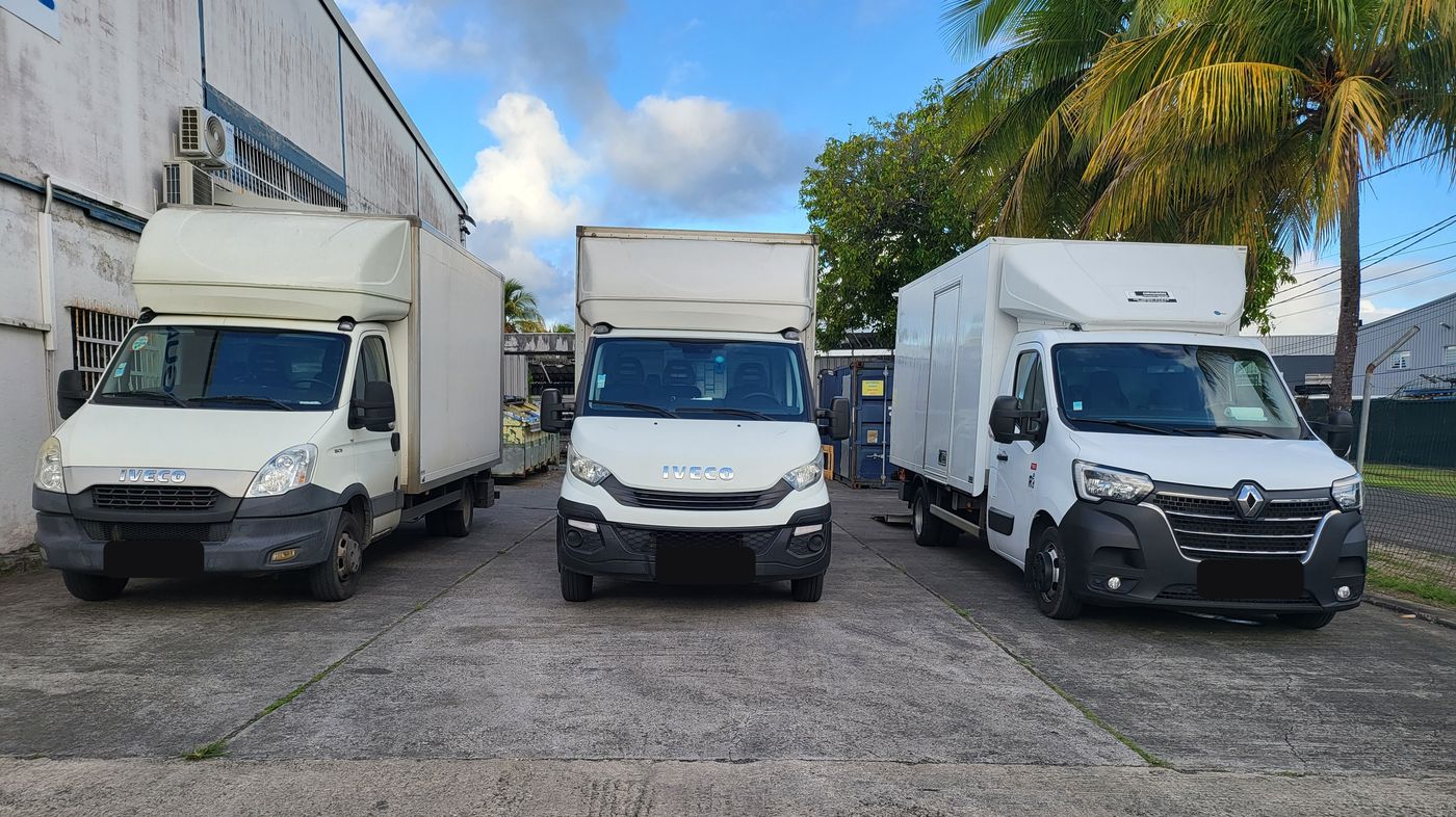 Fourgons caisse 20 m³ AIMÉ TRANSPORT pour le transport de marchandises en Guadeloupe