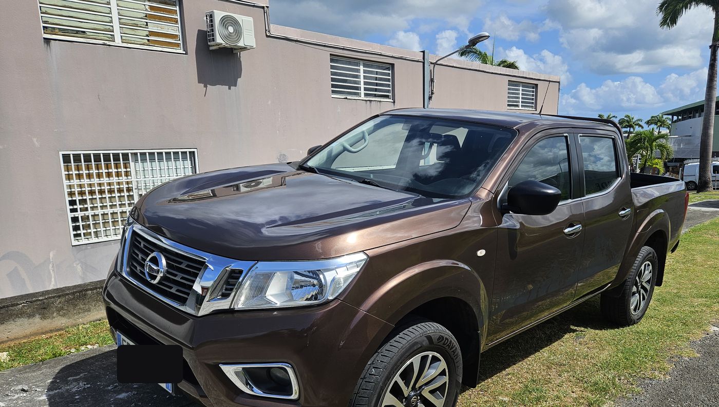 Pick-up double cabine AIMÉ TRANSPORT, 1 tonne de charge utile, pour les charges longues et les accès difficiles en Guadeloupe
